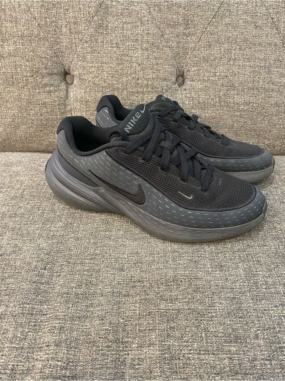 Nike Uplift SC Running Black and Gray Sneakers Men’s Size 8.5